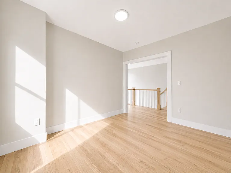 18 Creighton St #3 — Photo 19
