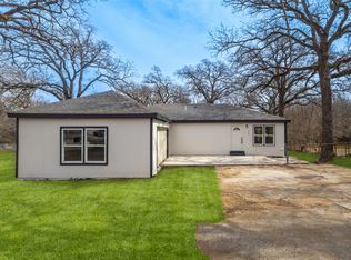 153 Avondale Ave, Azle, TX 76020