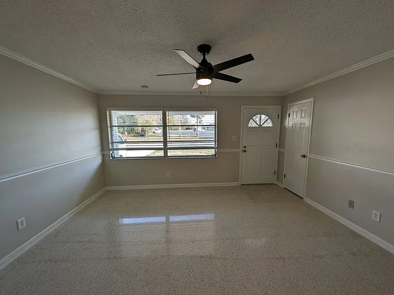 1580 Andover Dr — Photo 32