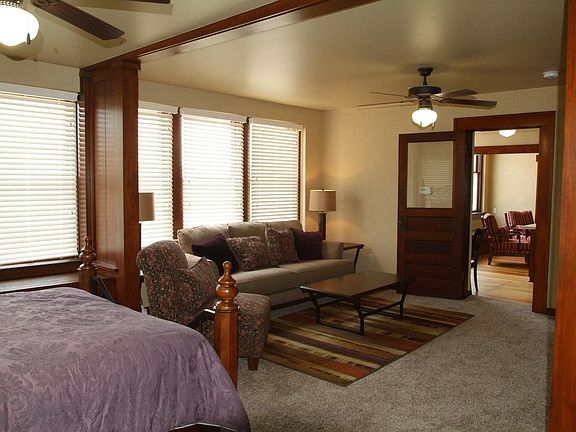 3rd image of 317 S Main St APT 1