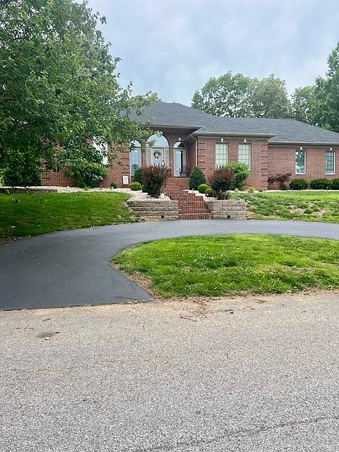 1st image of 216 Fox Chase Cir
