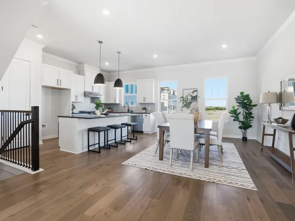 905 Pullman St, Leander, TX 78641