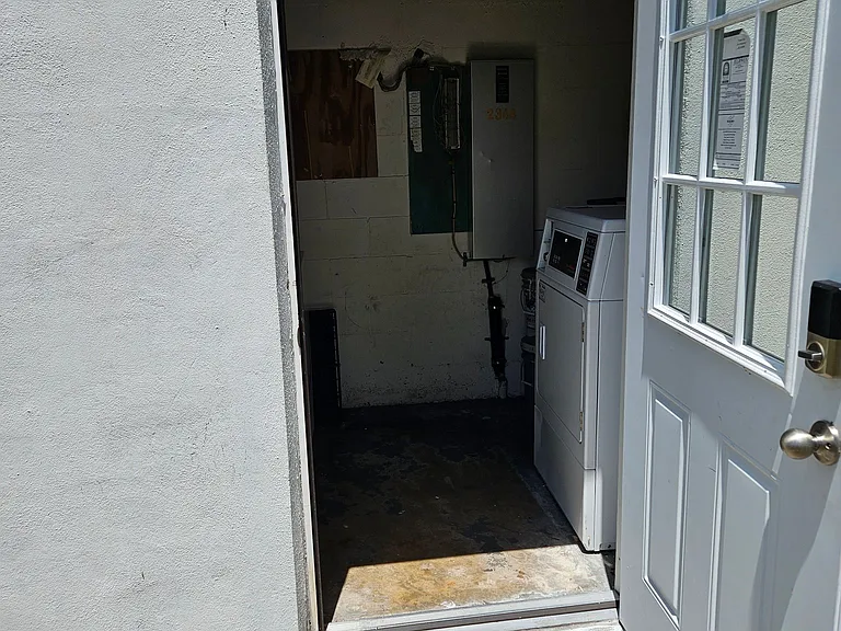 2344 Shelley St #7 — Photo 9