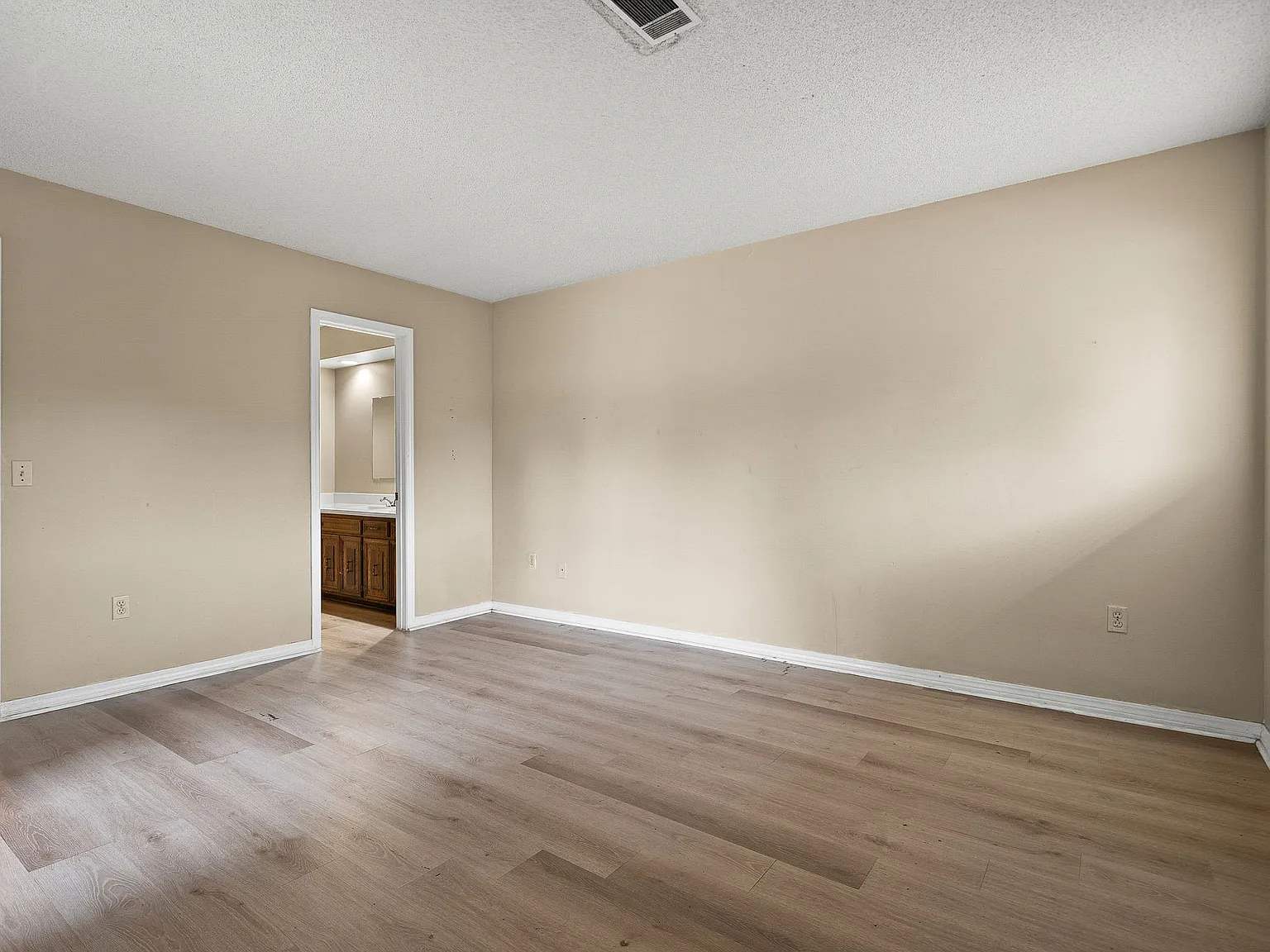 Rustic Woods Townhomes - E1 — Photo 2