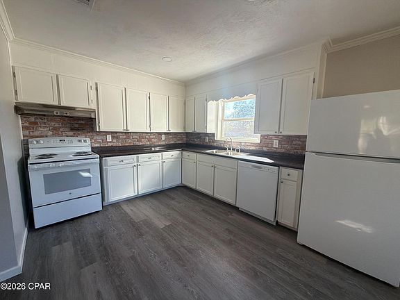 5th image of 711 N Cotton St