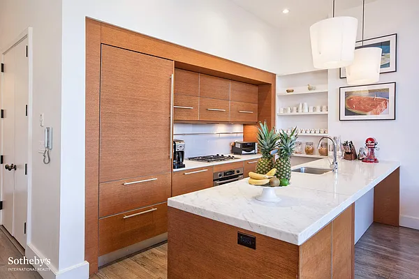 Sold by Sotheby's International Realty | media 3