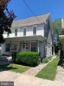 123 E Cherry St, Palmyra, PA, 17078