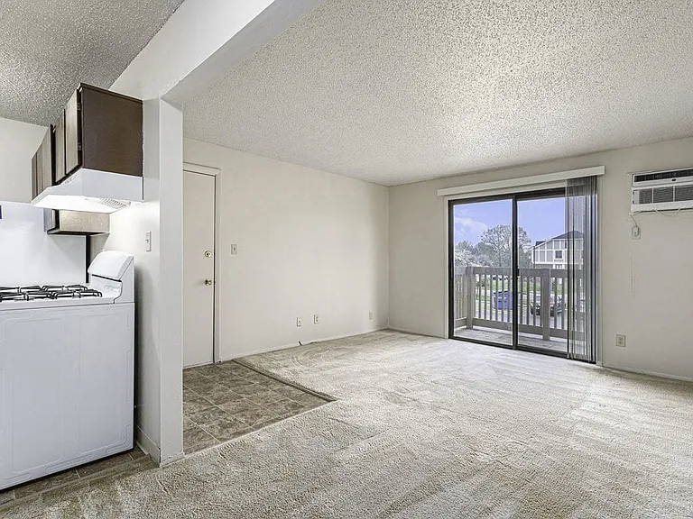 West Wind Apartments — Photo 71
