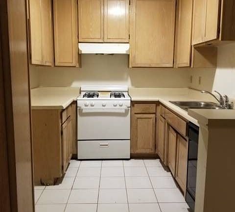 3rd image of 3344 Castle Heights Ave APT 204