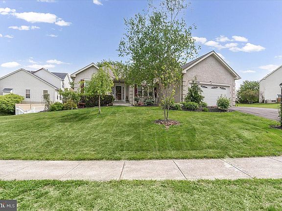 3rd image of 67 Pine Hurst Dr