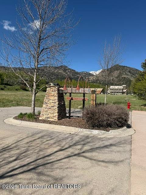 1st image of 4 Vista Cir