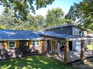 1116 E Crest Dr, Houston, MO 65483