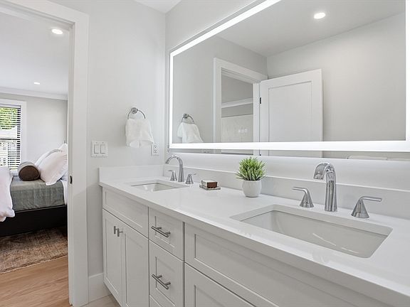 5th image of 36 Loomis St #302