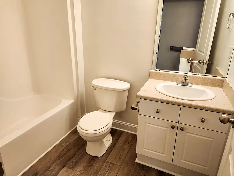 Hall Bathroom for Bedroom 2