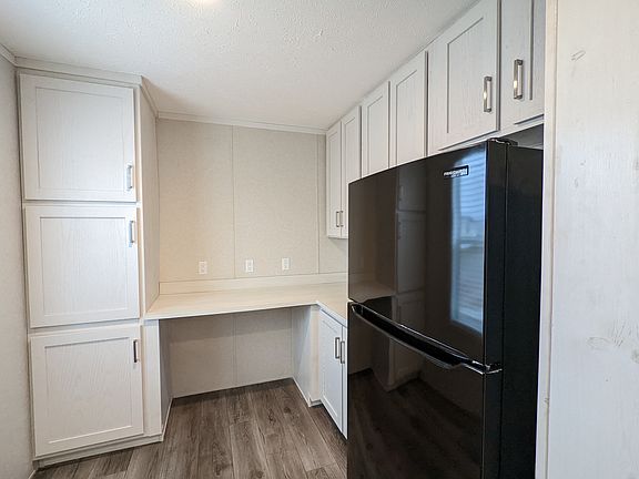 5th image of 635 Oregon St #635