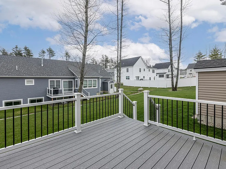 11 Dylan Dr — Photo 5