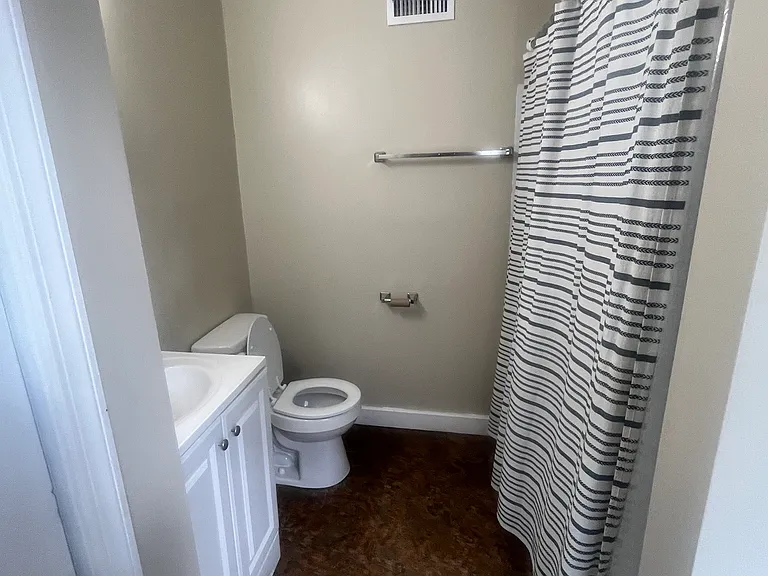 608 S Clifton St — Photo 5