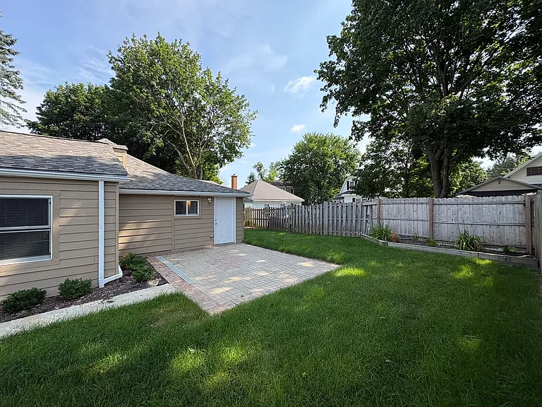 115 Grant St — Photo 18