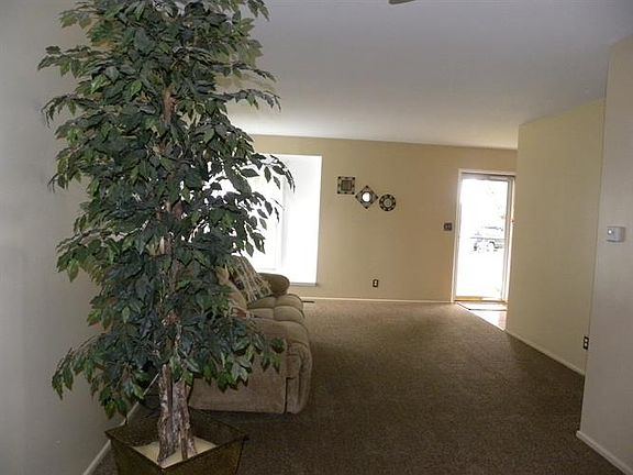 4th image of 5023 Blackford Ct
