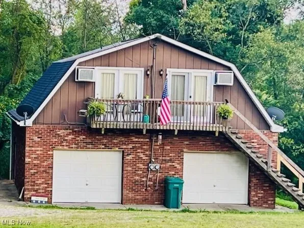 144 Sunrise Ln, Wellsburg, WV 26070