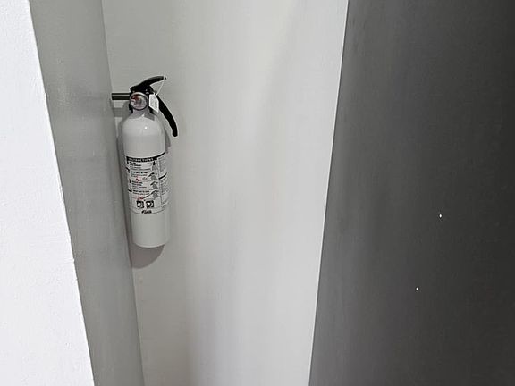 4th image of 3115 Quay St