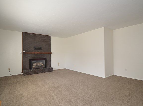 2nd image of 798 Brandon Dr
