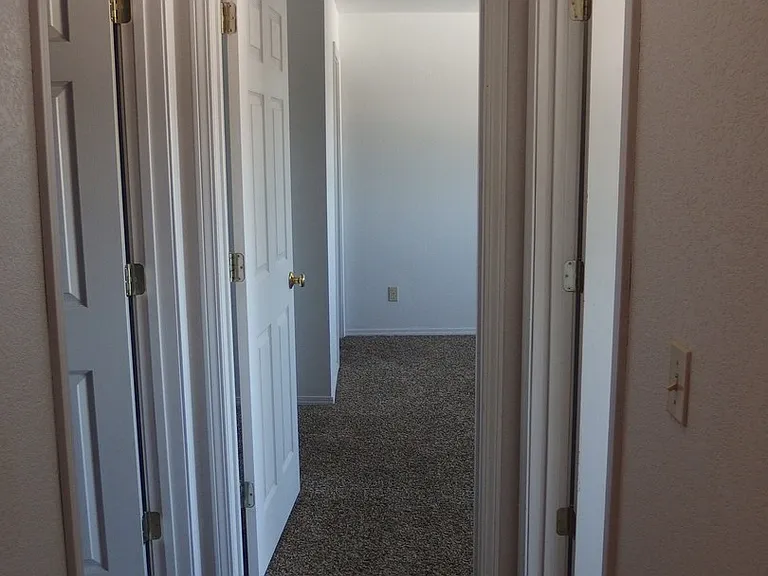 1443 Northwood Dr — Photo 2