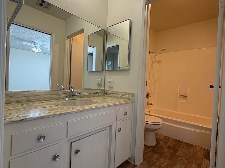 1390 Southwood Dr #B — Photo 6