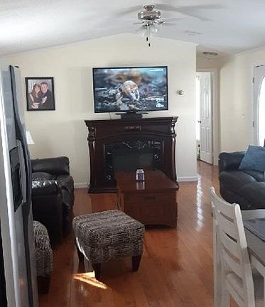 4th image of 286 Newbury St Lot 5