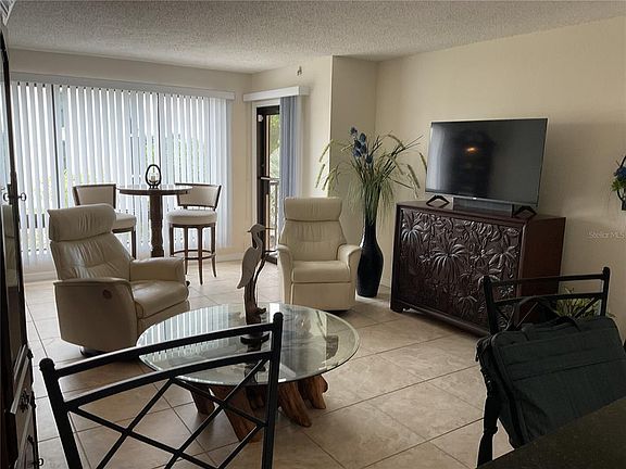 5th image of 25188 MARION AVENUE #D207