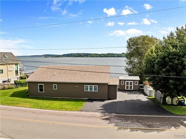 14900 W Bay Rd, Sterling, NY 13156