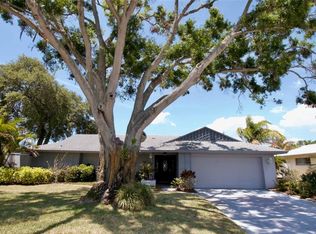 14507 Bay Hills Dr, Largo, FL 33774