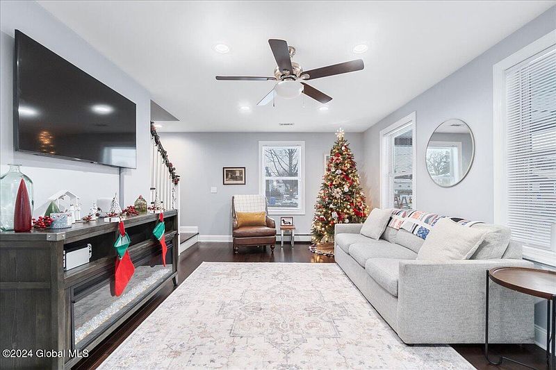 2nd image of 125 Daniels Avenue