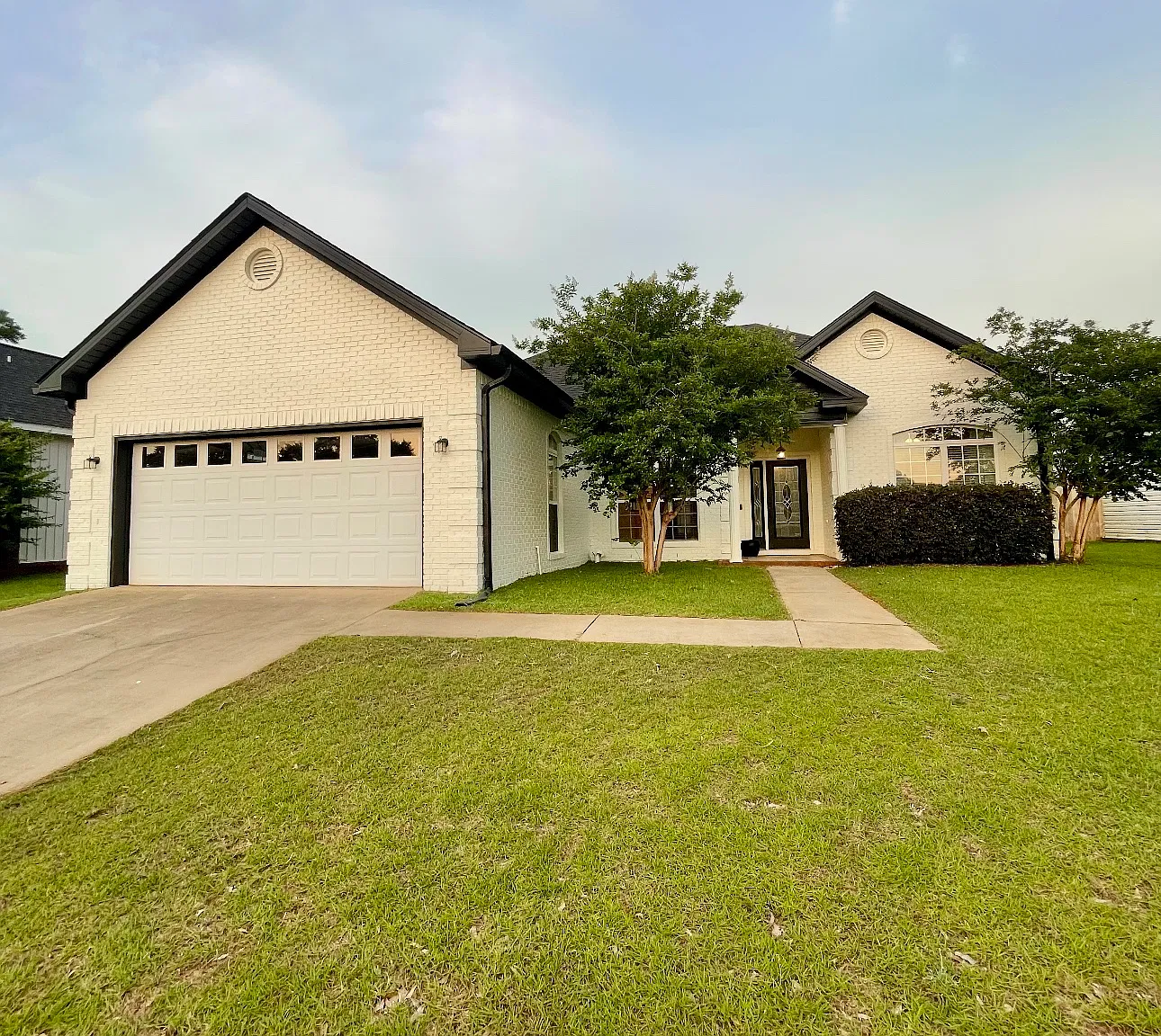 3 bed, 1610 sqft, $2,100 — Photo 1