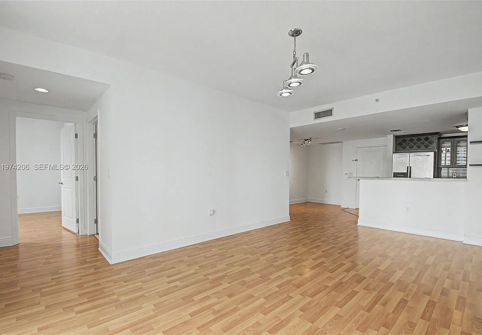 2 bed, 1023 sqft, $3,600 — Photo 3