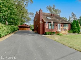 6N447 Virginia Rd, Roselle, IL 60172