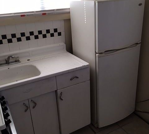 4th image of 1710 1/2 Gold Ave SE