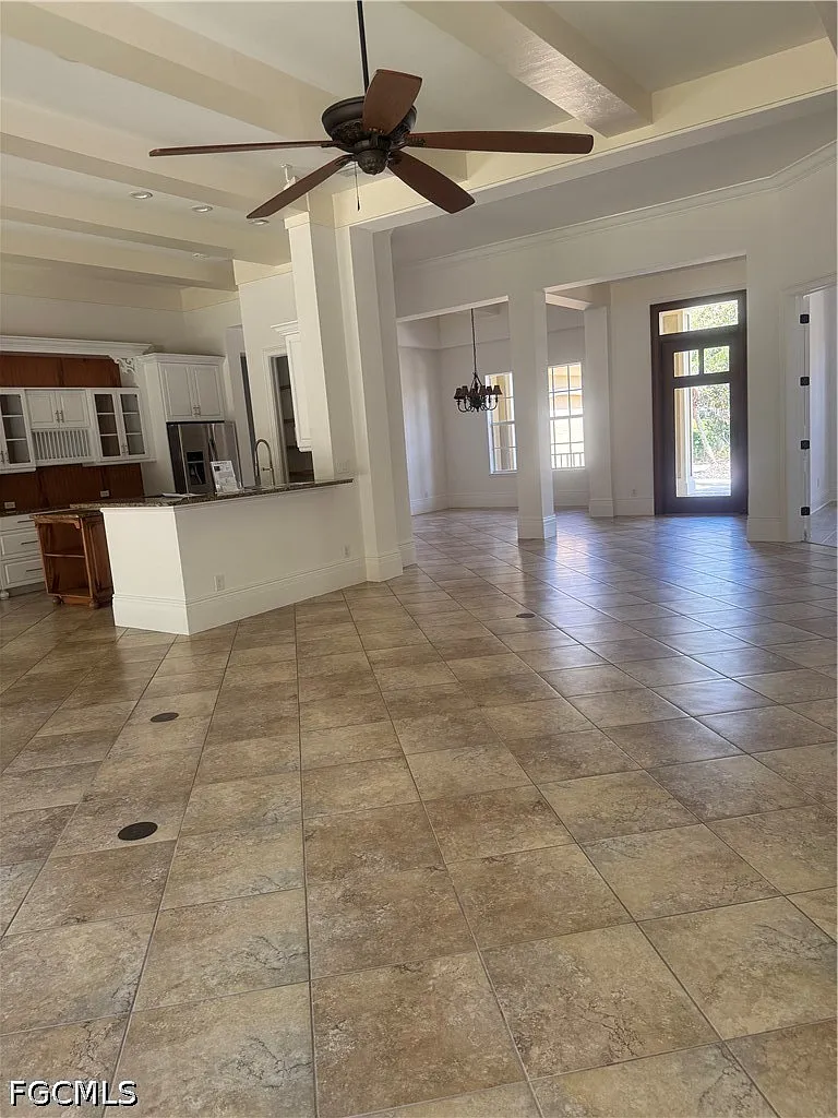 3 bed, 3.5 bath, 2918 sqft, $5,000 — Photo 2