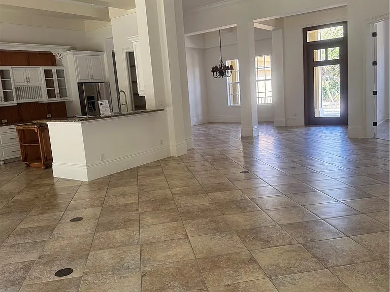 13010 River Bluff Ct — Photo 2