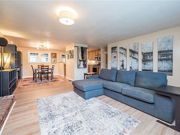 3rd image of 3755 Bradley Dr