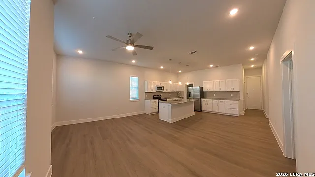 2 bed, 2.0 bath, 1215 sqft, $1,650 — Photo 3