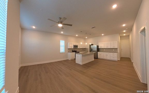 3rd image of 330 E Carson St #1202