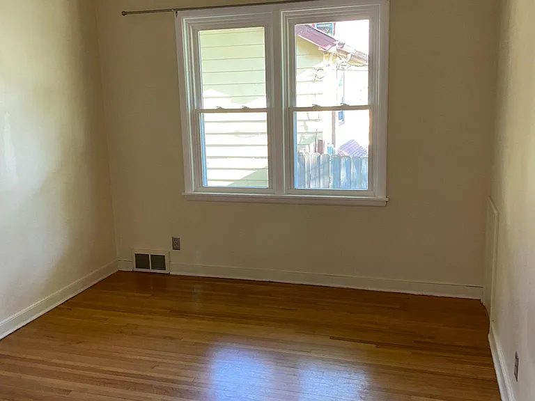 2528 Lincoln St NE — Photo 6
