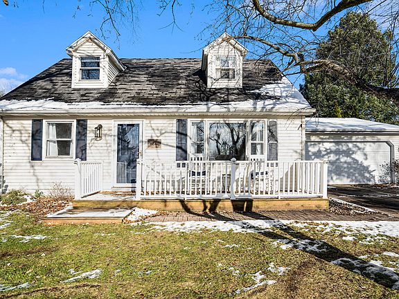 2nd image of 4212 Aspen Dr