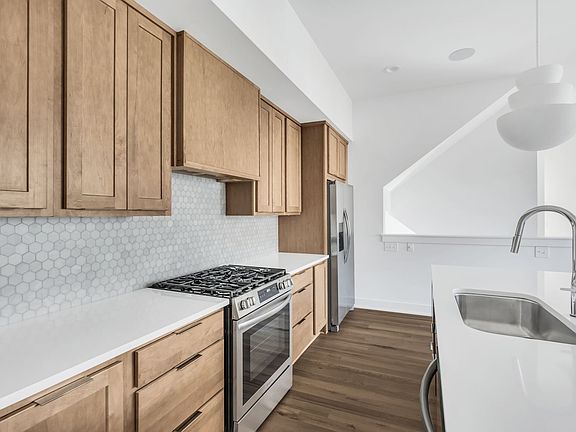 3rd image of 16 Willis St #1