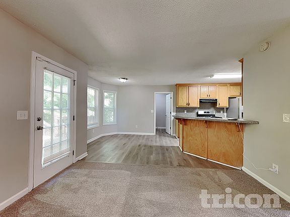 3rd image of 4095 Gracewood Park Dr