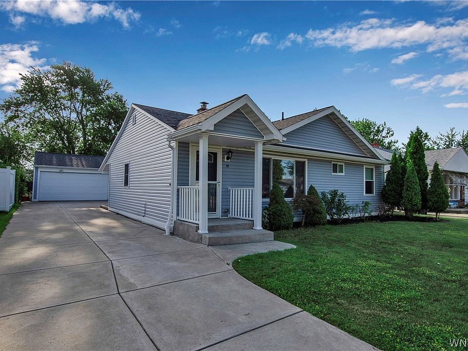 1st image of 19 Kelvin Dr
