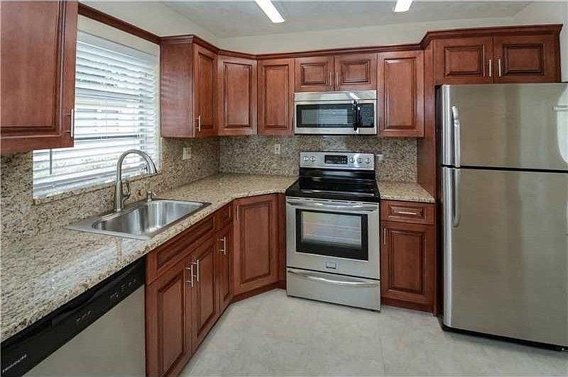 1st image of 517 SW 20th St #517