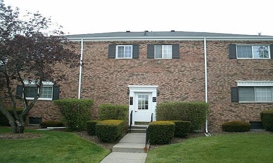 1st image of 633 E Fox Hills Dr