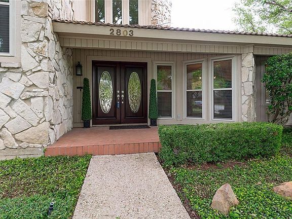 3rd image of 2803 Marquis Cir E